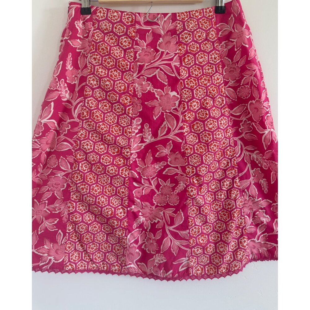 Floral Pink A-Line Skirt With Honeycomb Pattern By A.M.I. Size 10 Cotton & Spand